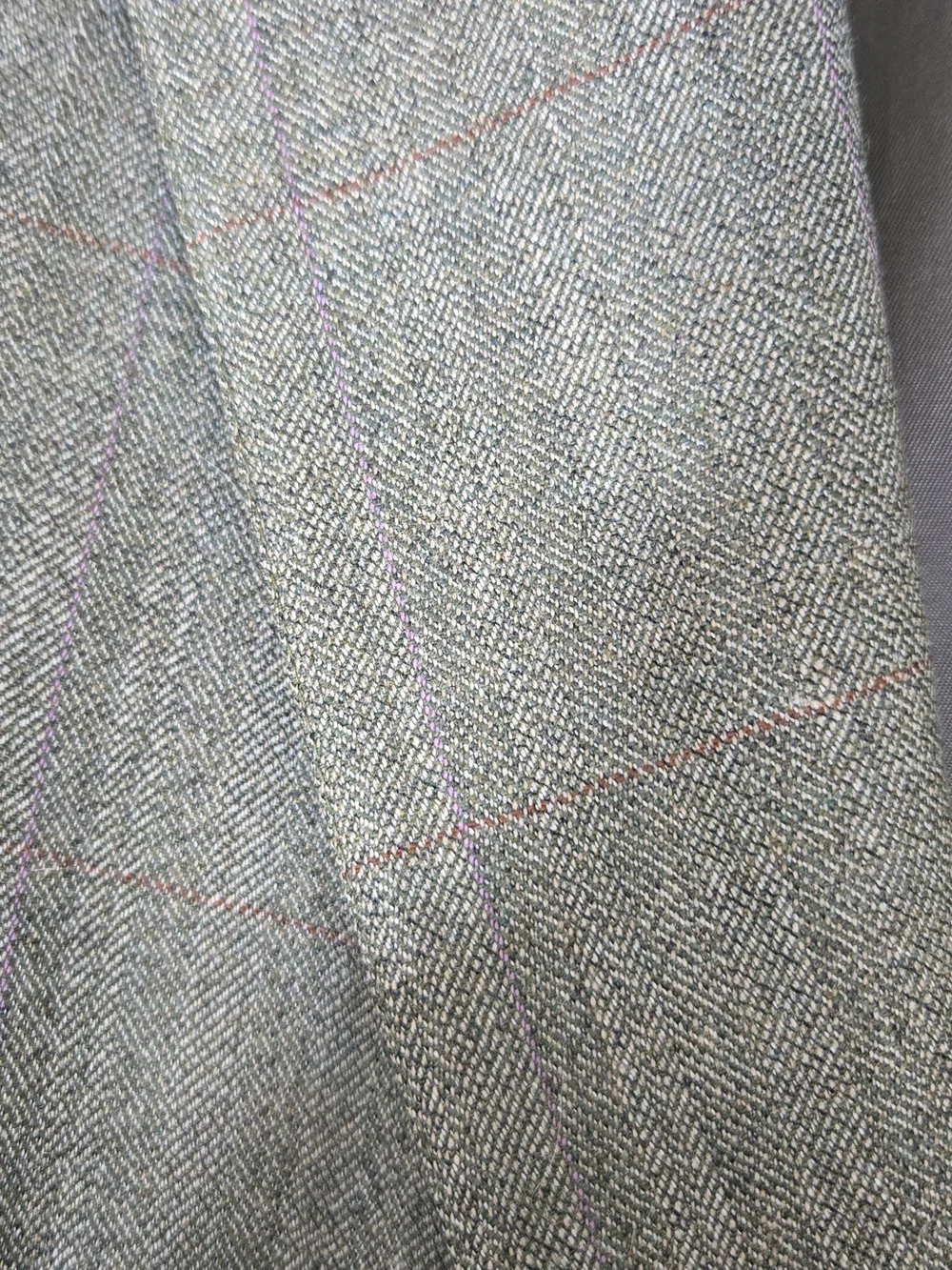 Men's Tailored Two-Button Blazer in Olive #383